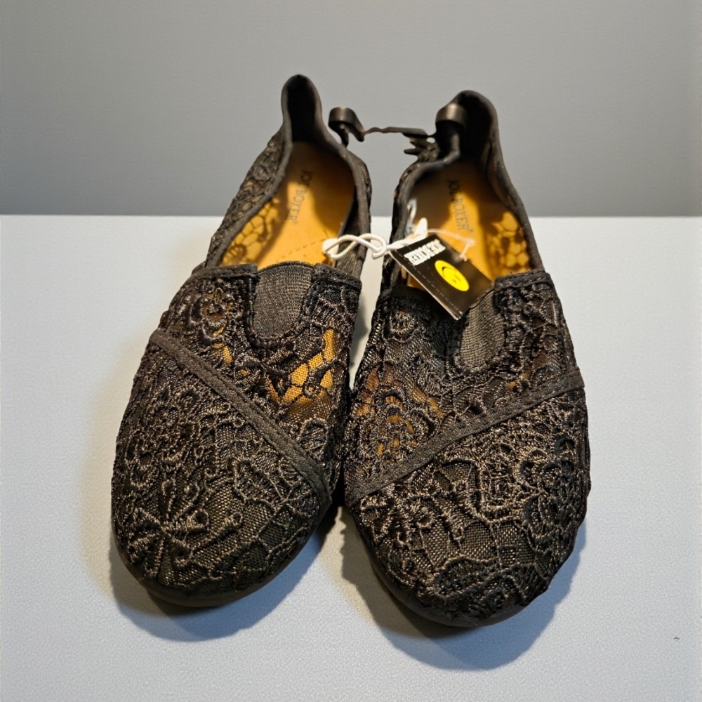 Joe Boxer Women's Black Eastern Lace Shoes